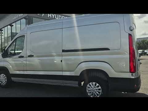 Maxus DELIVER 9 L3H2 Lux Panel Van - Image 2