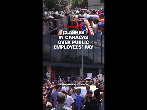 Clashes in Caracas over public employees’ pay