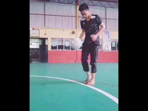 Ore kelate titim bola