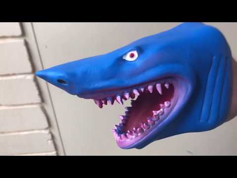 Shark sings "none shall sleep" in Italiano Video