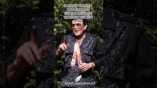 Download lagu RHOMA IRAMA 'SENYUM' NEW SONG mp3