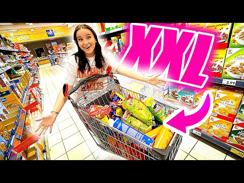 XXL Süßigkeiten EINKAUF ! 🍭😳 (Inga zahlt alles) - Celina