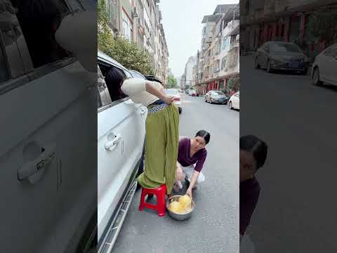 마을 사람들의 짧은 웃음 😂 #코메디 #재미있는 #단편영상