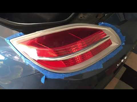 2007 Saturn Sky tail light replacement