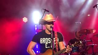 Dustin Lynch &quot;Sing It To Me&quot; 9-15-15
