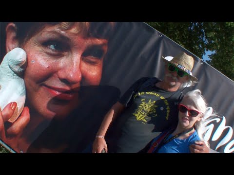 Z26 Cynthia Plaster Caster in Zappatown