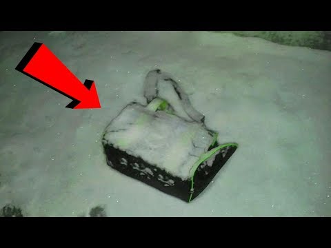 Hombre escuchó chillidos dentro de esta bolsa abandonada en la nieve ¡Al abrirla no podía creerlo! Video