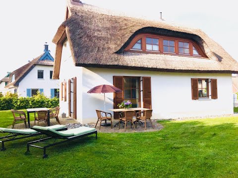 Urlaub mit Hund Insel Rügen Reethaus eingezäunt ca 150 m zum Meer