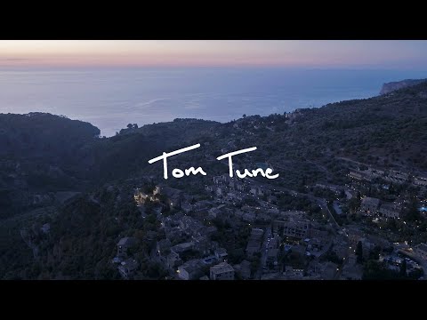 AmyElle, Tom Ashbrook - Tom Tune (Official Live Video)