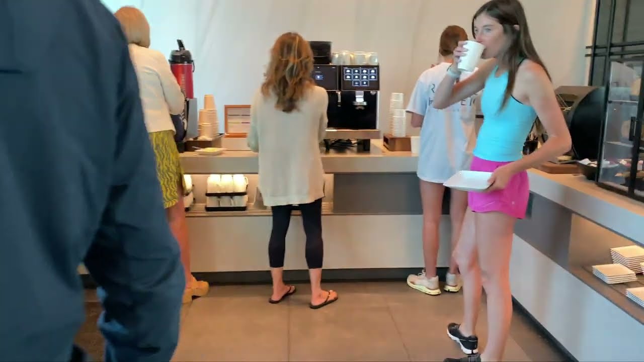American Airlines Admirals Club thumbnail