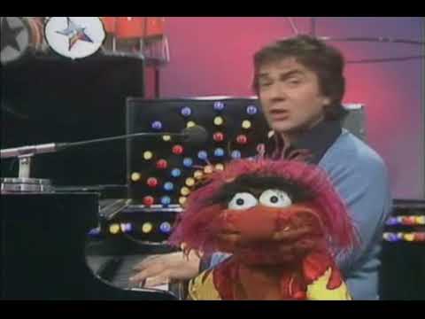 Muppet Musicians React to Electronic Music Making Machine