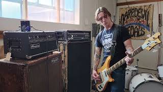 Video thumbnail for Daredevil Pedals - SHRINEBURNER Fuzz - Bass Demo by Daredevil Pedals