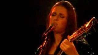 Sandi Thom - Wounded Heart (live clip)