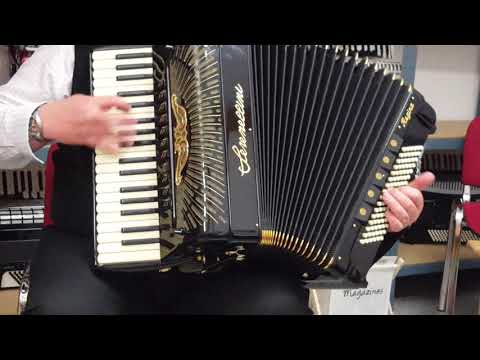 Klangprobe Akkordeon Serenellini Regina, Cassotto a mano