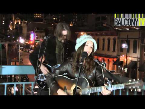 CHARLIE FAYE AND WILL SEXTON - THE HEARTACHES AND THE OLD PAINS (BalconyTV)