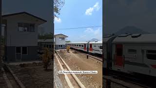 Download lagu KA Pasundan di Tarik CC 203 memasuki Stasiun Cibatu mp3