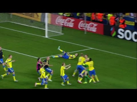 Milosevic kastar sig åt fel håll i firandet! - TV4 Sport