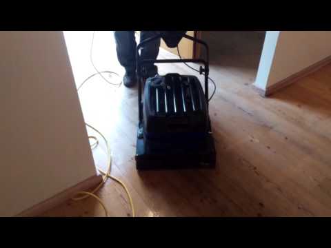 Bona Deep Clean Solution und der Bona Power Scrubber