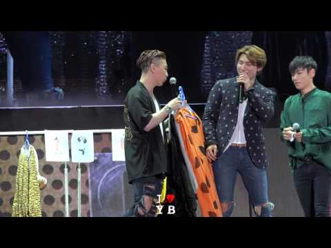 160703 벌칙의상 고르는 태양 @ Chengdu FM