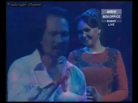 Dato' Siti Nurhaliza & Dato' M. Nasir - Dua Insan (Konsert Bagaikan Sakti)