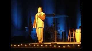 Justin Suan Sings Frank Sinatra 's " Moonlight Serenade "