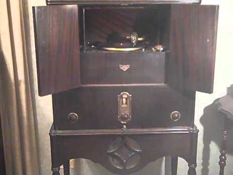 FLASH MILLER'S ORCH. - I'M SITTING ON TOP OF THE WORLD - ROARING 20'S VICTROLA RADIOLA