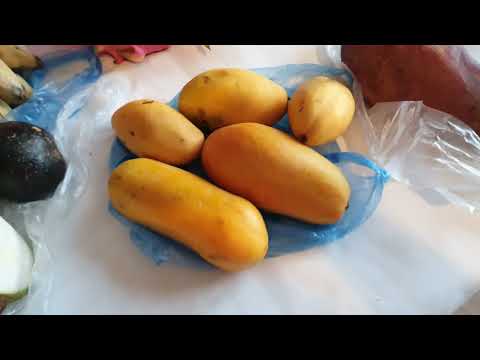 Extremely cheap exotic Thai fruits from the wholesale market in Bangkok ( Mahanak)