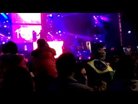 Banda Xeques Orquestra - O mundo nos chama loucos