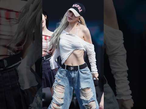 갈비뼈가 이쁜 여자아이돌 1위 #이채영 #LEECHAEYOUNG #프로미스나인 #fromis9 #waterbomb