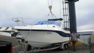 preview picture of video 'Dropping boats in the port of Santa Cruz das Flores'