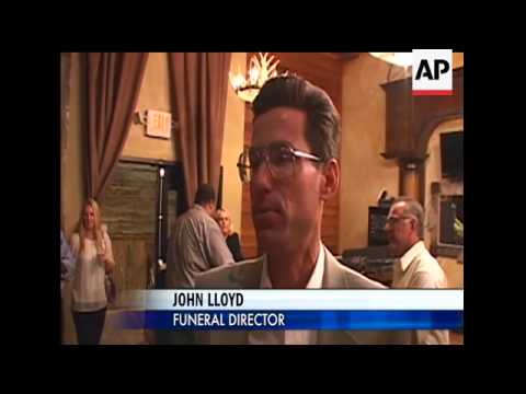 Congressman Mark Foley resigned after it was revealed that he sent sexually suggestive messages to u