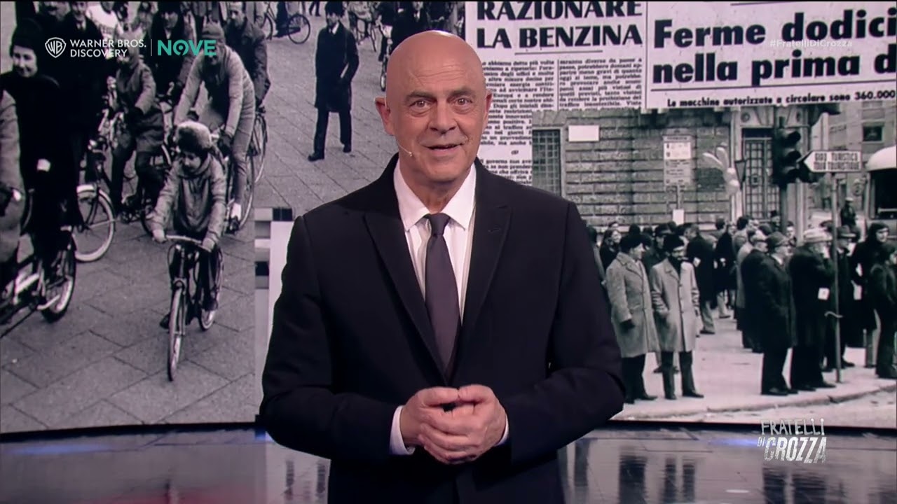 Crozza: "I prezzi del carburante ci mettono un attimo a salire e una vita a scendere"