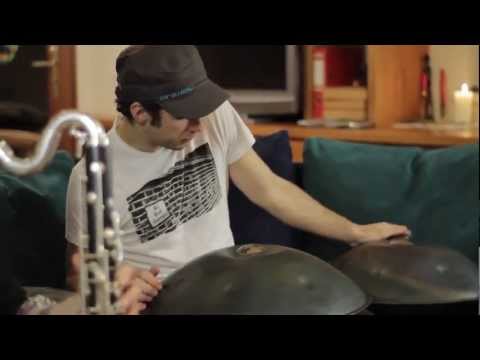 Christoph Pepe Auer & Manu Delago - Chokladkaka (Life in Rooms 2/7)