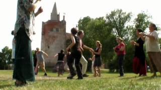 preview picture of video 'FOLKTANZ Burg Klempenow 2009'