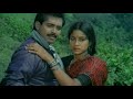 നിന്റെ അടുത്ത് തന്നെ ഇങ്ങനെ ഇരിക്കാൻ