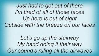 Saint Etienne - Stars Above Us Lyrics