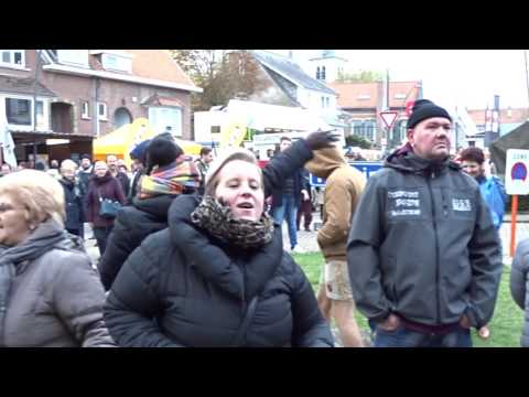 Optreden van Bart Anneessens Cops op Jaarmarkt Sint-Pieters-Leeuw 11/11/2016