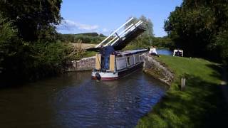 preview picture of video 'Canal Lift Bridge at Shipton On Cherwell'