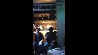 MACACO emitiendo family&friends !!! CON LA MANO LEVANTA !!!