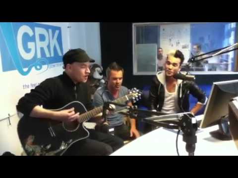 Yass Smaali live @ Radio GrK - How Will I Know (Whitney Houston)