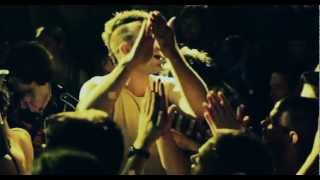 Amanda Palmer & The Grand Theft Orchestra acoustic performance of "Want it Back": Abart