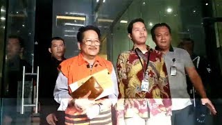Tersangka Kasus Suap Infrastruktur di Kabupaten Mesuji Tampak Santai saat Hendak Ditahan KPK