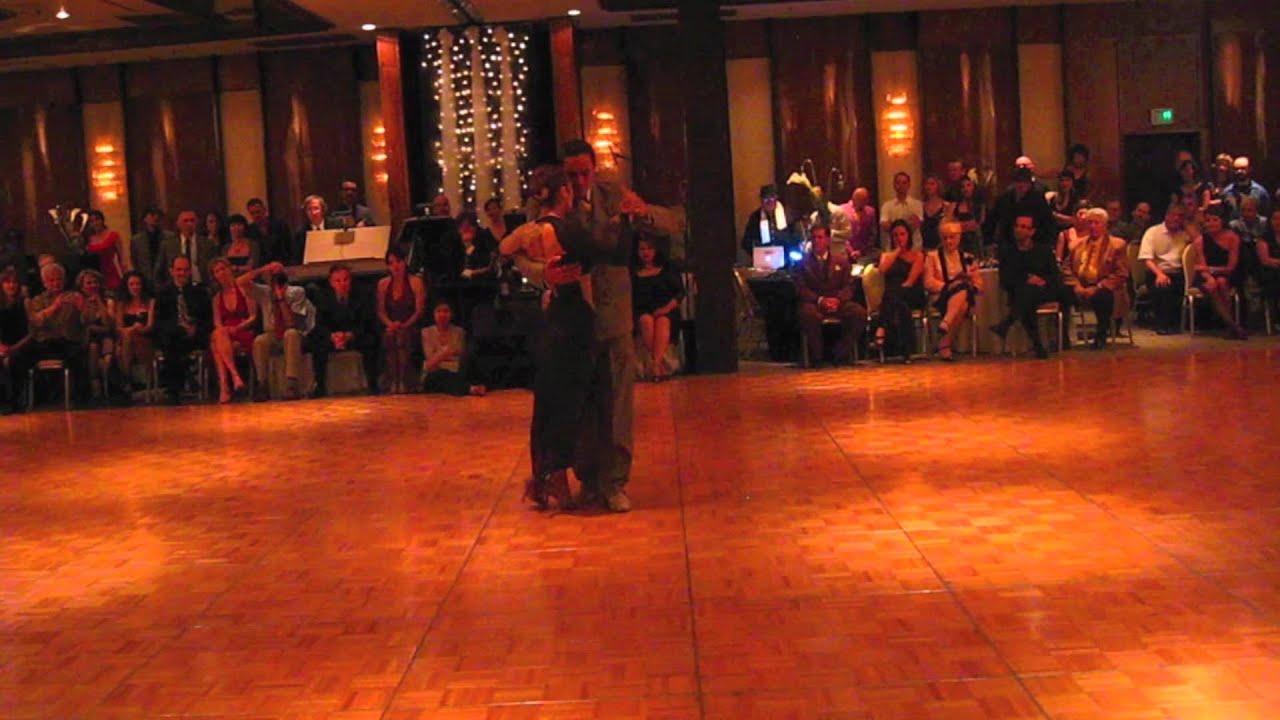 Miriam Larici y Leonardo Barrionuevo, NTW, 07-02-2011, 2 of 4