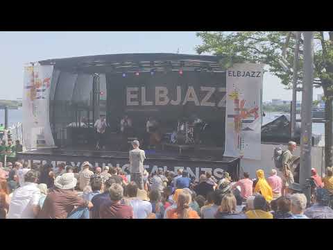 Elbjazz Festival 2023 HfMT Young Talents Bühne vor der Elbphilharmonie