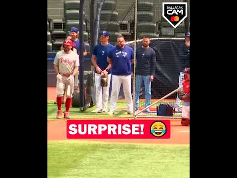 Schwarber crashes Scherzer's Sim Game 😂😂