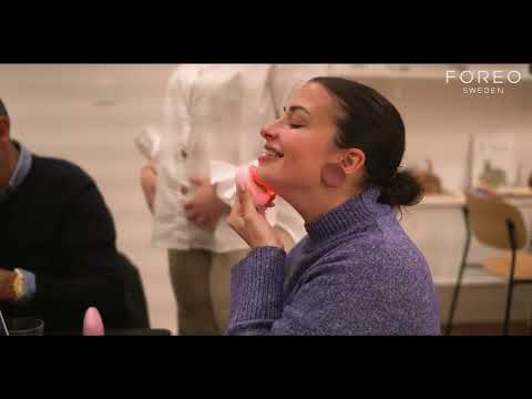 Facial routine with FOREO and Johanna Calderón
