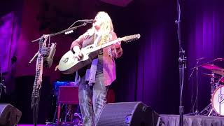 Melissa Etheridge singing “Mercy” 👏👏