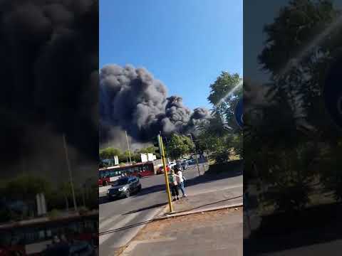 Incendio a Centocelle oggi 9 luglio 2022