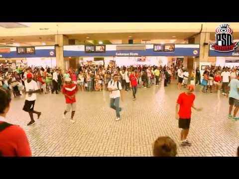 Mc Cyclone   Sarra Pra Esquerda, Sarra Pra Direita