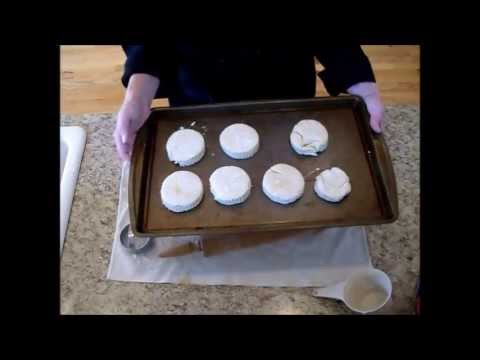 download lagu mp3 mp4 Biscuits And Gravy Fabric, download lagu Biscuits And Gravy Fabric gratis, unduh video klip Biscuits And Gravy Fabric